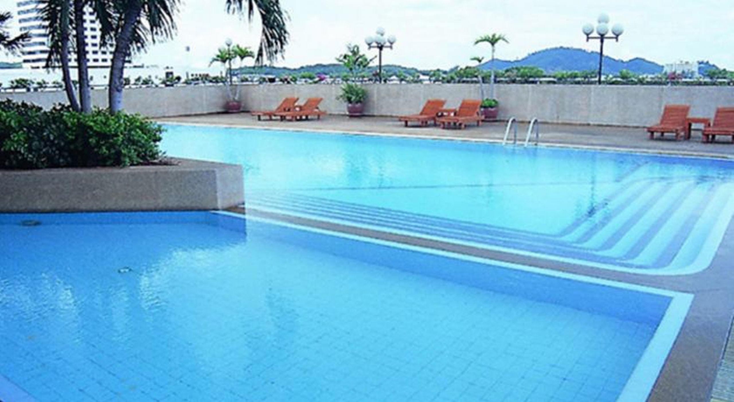 Courtyard By Marriott Phuket Town Hotel Bagian luar foto