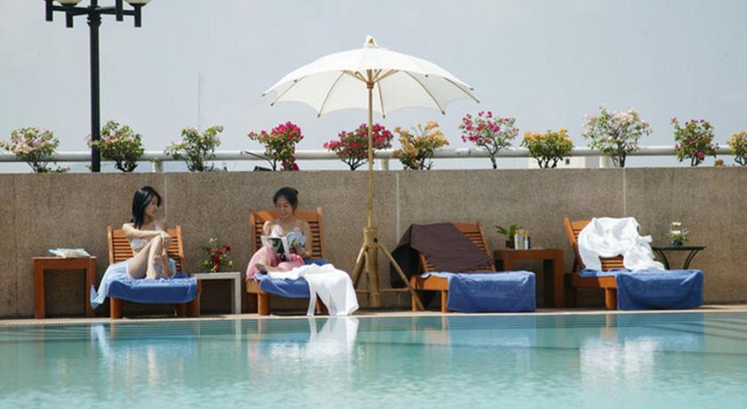 Courtyard By Marriott Phuket Town Hotel Bagian luar foto