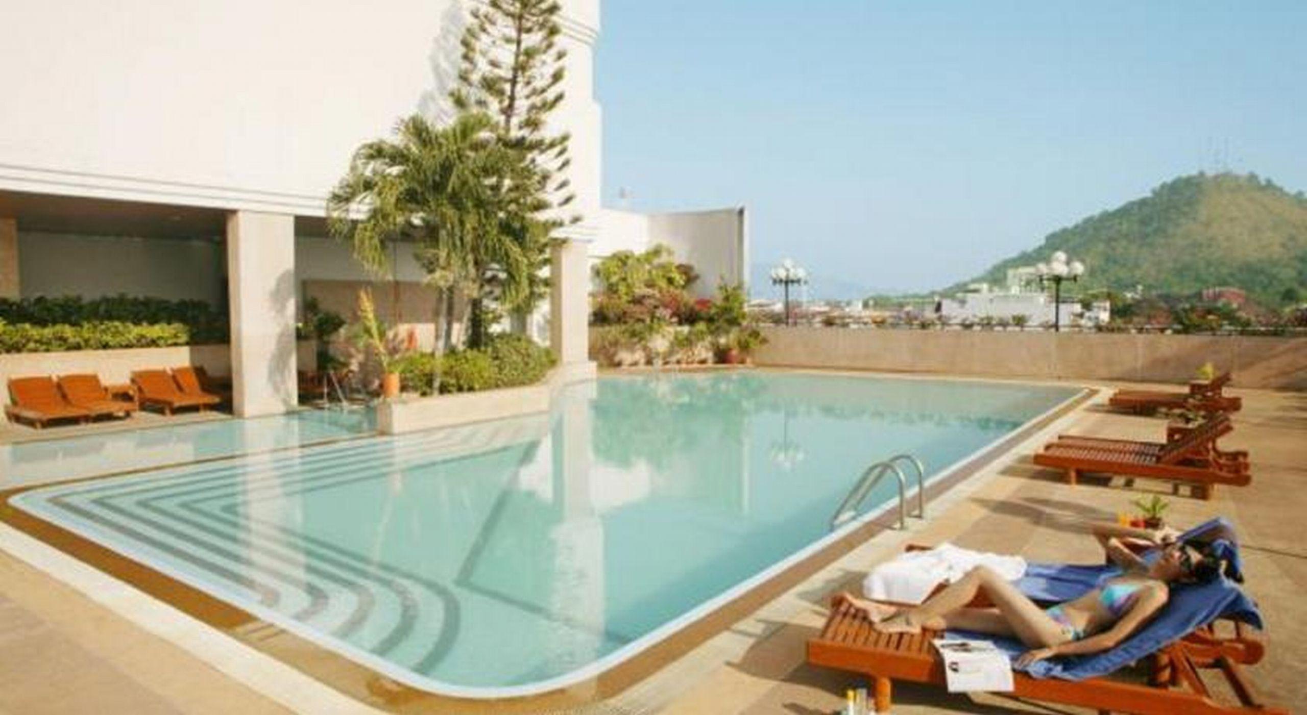 Courtyard By Marriott Phuket Town Hotel Bagian luar foto