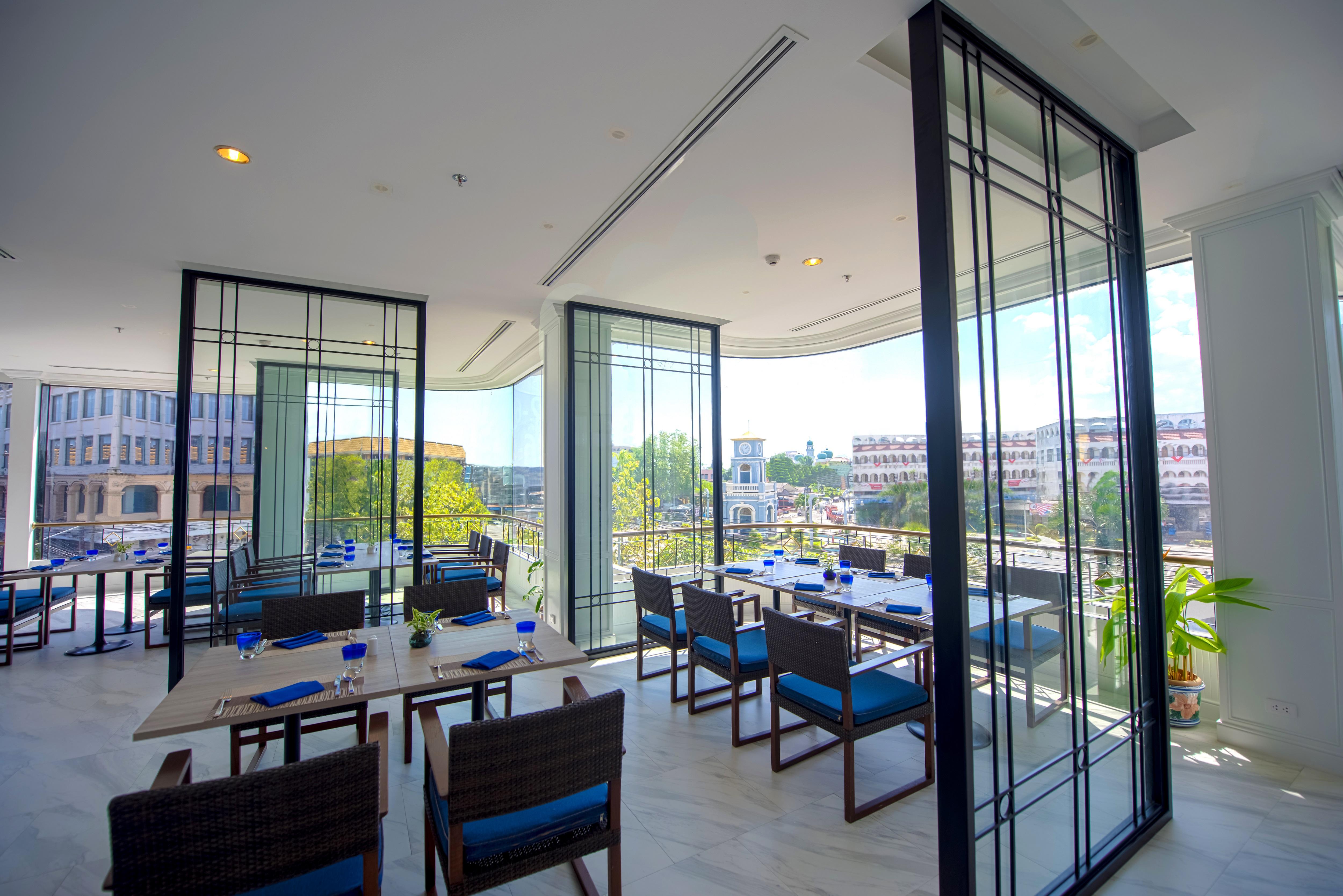 Courtyard By Marriott Phuket Town Hotel Bagian luar foto