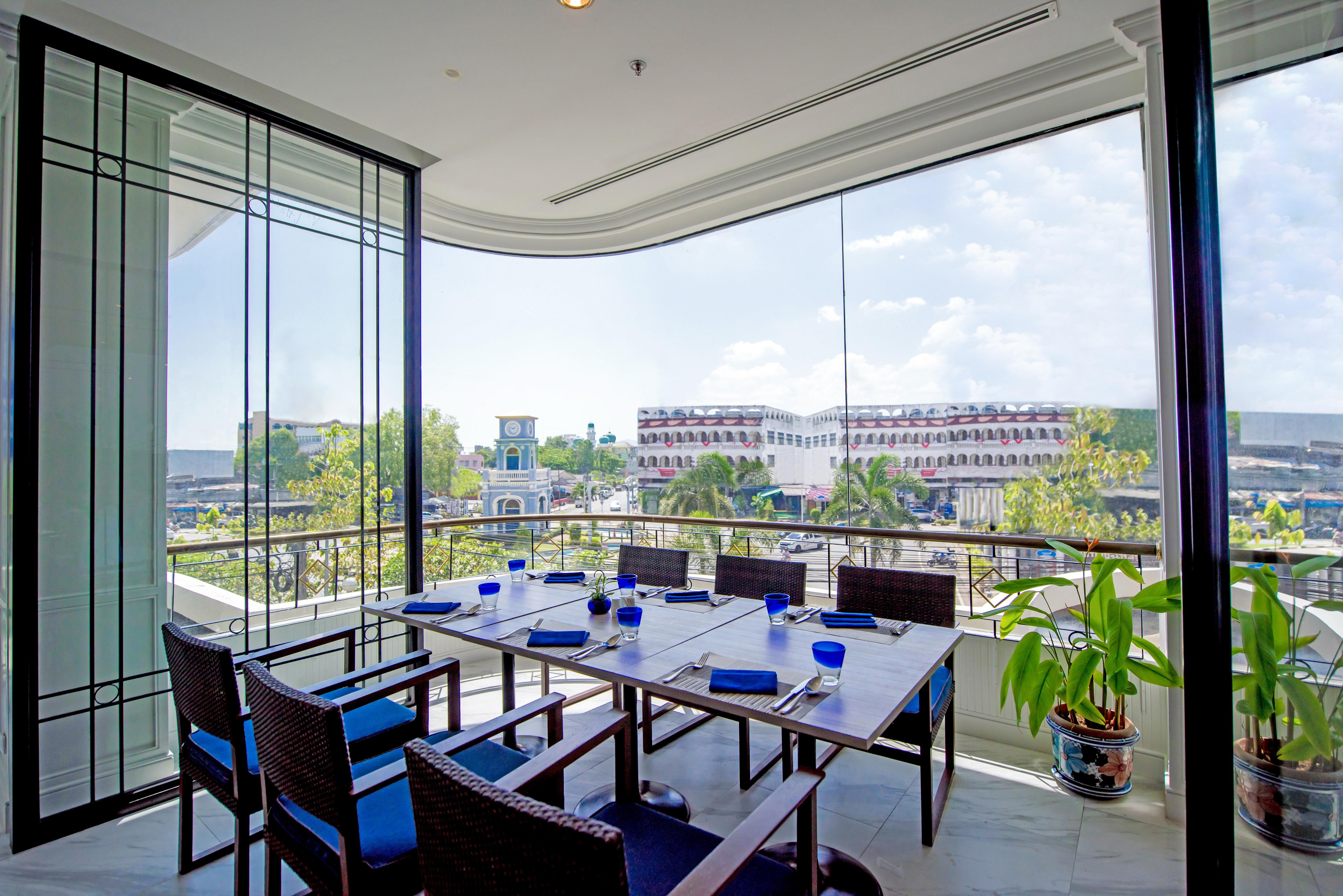 Courtyard By Marriott Phuket Town Hotel Bagian luar foto
