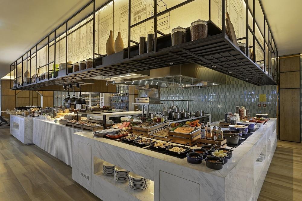 Courtyard By Marriott Phuket Town Hotel Bagian luar foto