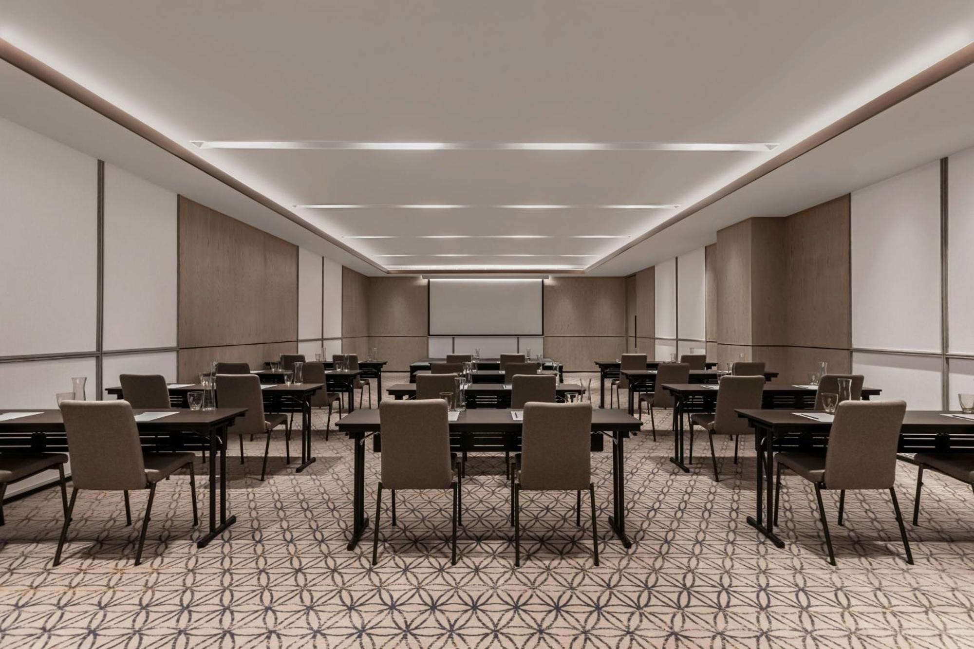 Courtyard By Marriott Phuket Town Hotel Bagian luar foto