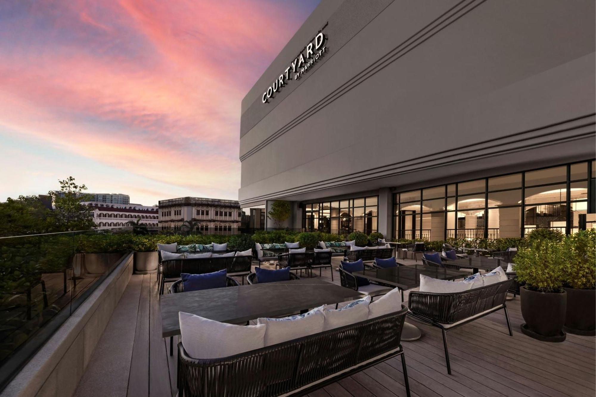 Courtyard By Marriott Phuket Town Hotel Bagian luar foto