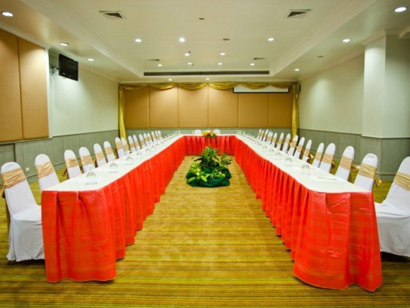 Courtyard By Marriott Phuket Town Hotel Bagian luar foto