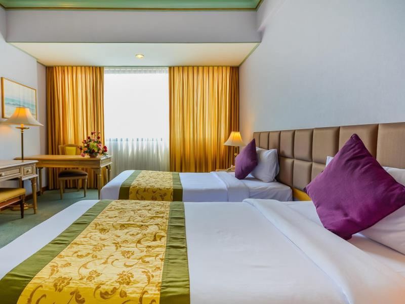 Courtyard By Marriott Phuket Town Hotel Bagian luar foto